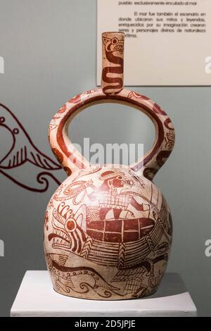 Trinkflasche mit Bügel, Galerie der Moche-Sammlung, 'Nationalmuseum für Archäologie, Anthropologie und Geschichte Perus', Lima, Peru, Südamerika Stockfoto
