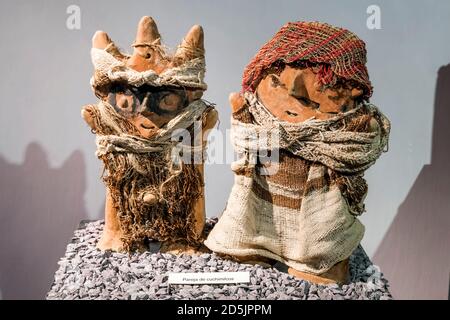 Männliche und weibliche Figuren, die Chancay-Kultursammlung, 'Nationalmuseum für Archäologie, Anthropologie und Geschichte Perus', Lima, Peru, Südamerika
