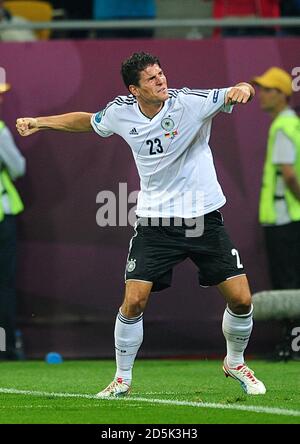 Deutschlands Mario Gomez feiert sein erstes Tor der Spiel Stockfoto