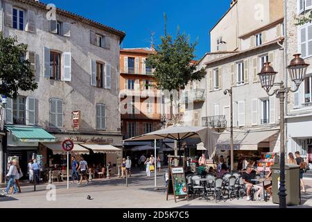 Antibes (Südostfrankreich): Place Nationale in der Altstadt Stockfoto