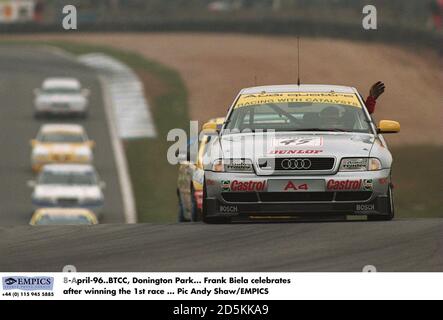 April 96. BTCC, Donington Park. Frank Biela feiert nach dem Sieg im 1. Rennen Stockfoto