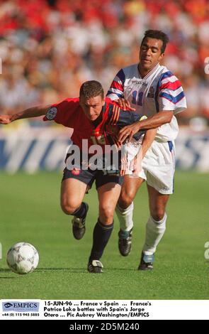 15-JUN-96 ... Frankreich gegen Spanien ... Der französische Patrice Loko kämpft mit dem spanischen Jorge Otero Stockfoto