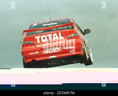 28-JUL-96 ... Touring Cars, Knockhill ...Patrick Watts, Peugeot 406 startet in Knockhill Stockfoto