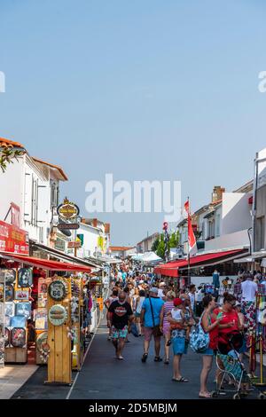 La Tranche-sur-Mer (zentral-westliches Frankreich): Luftaufnahme des Platzes „Place de la Liberte“ Stockfoto