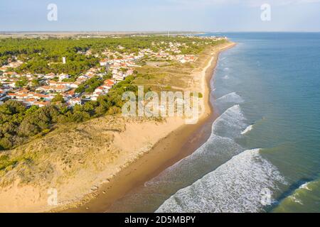 La Tranche-sur-Mer (Mittelwest-Frankreich): Luftaufnahme des Strandes „Plage du Corps de Garde“ Stockfoto