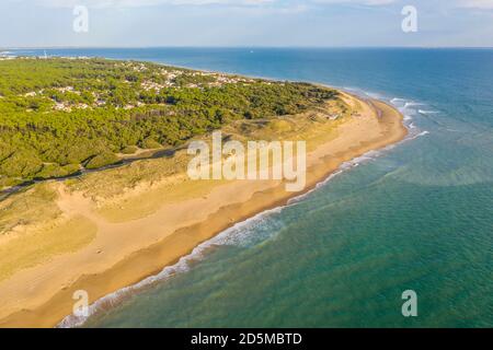 La Tranche-sur-Mer (Mittelwest-Frankreich): Luftaufnahme des Strandes „Plage du Corps de Garde“ Stockfoto