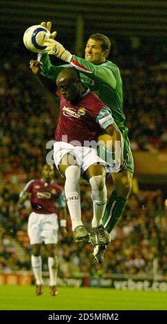 Kelvin Davis von Sunderland und Nigel REO-Coker von West Ham United Stockfoto