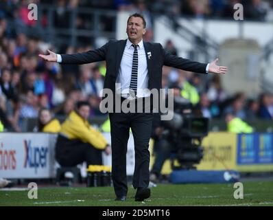 Derby County Manager Darren Wassall ist auf der Touchline Stockfoto