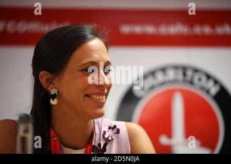 Charlton Athletic CEO Katrien Meire während einer Pressekonferenz Stockfoto