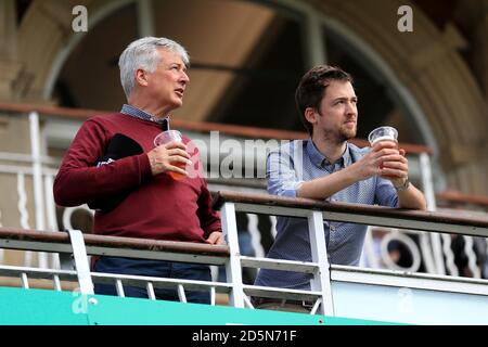 Unterstützer in den Ständen am Kia Oval Stockfoto