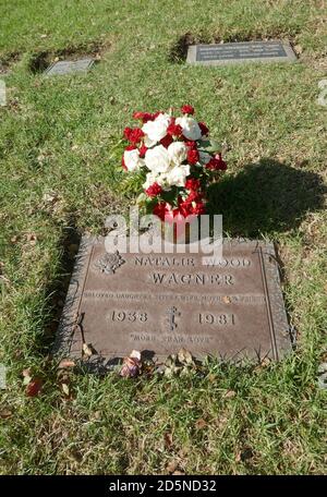 Los Angeles, Kalifornien, USA 13. Oktober 2020 EIN allgemeiner Blick auf die Atmosphäre des Grabes von Natalie Wood im Pierce Brothers Westwood Village Memorial Park am 13. Oktober 2020 in Los Angeles, Kalifornien, USA. Foto von Barry King/Alamy Stockfoto Stockfoto