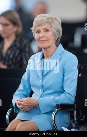 Frankfurt, Deutschland. Oktober 2020. Dr. hc Friede SPRINGER, Verlag, Dr. hc Friede Springer erhält den Freiheitspreis der Friedrich-Naumann-Stiftung in der Paulskirche Frankfurt, 10.10.2020, Â zur weltweiten Nutzung Quelle: dpa/Alamy Live News Stockfoto