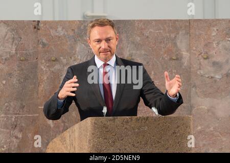 Frankfurt, Deutschland. Oktober 2020. Christian LINDNER, Politiker, Vorsitzender der FDP, während seiner Rede von Dr. hc Friede Springer erhält den Freedom Prize der Friedrich-Naumann-Stiftung in der Paulskirche Frankfurt, 10.10.2020, zur weltweiten Nutzung Quelle: dpa/Alamy Live News Stockfoto