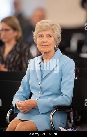 Frankfurt, Deutschland. Oktober 2020. Dr. hc Friede SPRINGER, Verleger, Dr. hc Friede Springer erhält den Freedom Prize der Friedrich Naumann Stiftung in der Paulskirche Frankfurt, 10.10.2020, zur weltweiten Nutzung Quelle: dpa/Alamy Live News Stockfoto