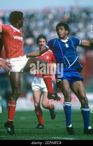 Howard Gayle von Birmingham City (rechts). Stockfoto