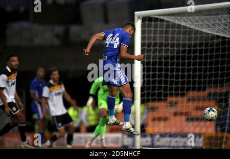 Der Jack Storer von Birmingham City ist beim Eröffnungstreffer gegen Port Vale Stockfoto