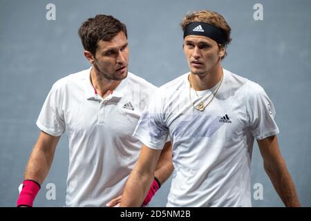 Mischa ZVEREV (links, GER) und Alexander ZVEREV (GER), reden, reden, sprechen, sprechen, Tennis, bett1HULKS Indoors 2020, Champions Trophy, ATP 250 Turnier am 13. Oktober 2020 in Köln/Deutschland. Â Verwendung weltweit Stockfoto