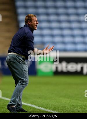 Bury-Manager David Flitcroft ist auf der Touchline Stockfoto