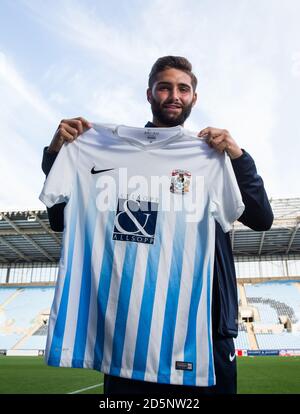 Coventry City Neuzugang Jordan Turnbull Stockfoto