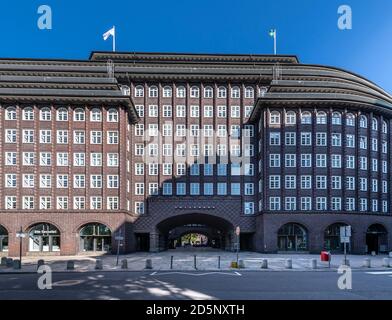 Zugespitzt Chilehaus in Hamburg. Entworfen von Fritz Höger, vollendet 1924. Ein extremes Beispiel der Architektur des Backsteinexpressionismus der 1920er Jahre. Stockfoto