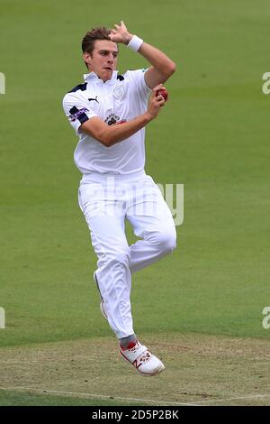 Hampshire's Brad Wheal in Bowling-Action Stockfoto