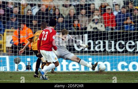 Kieran Richardson von Manchester United erzielt ihr erstes Tor der Spiel Stockfoto