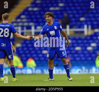 Ryan Shotton (rechts) von Birmingham City feiert mit Teamkollege Michael Morrison nach dem Sieg ihrer Mannschaft am Ende des Spiels. Stockfoto