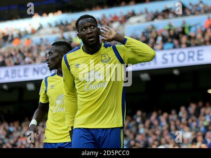 Evertons Romelu Lukaku feiert mit everton-Fans nach dem Tor Stockfoto