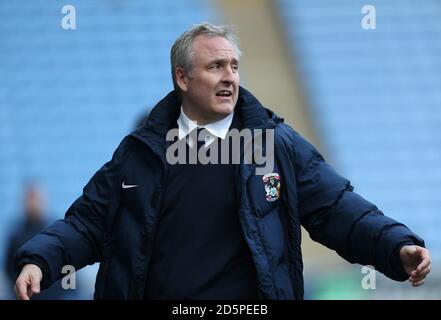 Coventry City-Manager Mark Venus während des Spiels gegen Rochdale Stockfoto