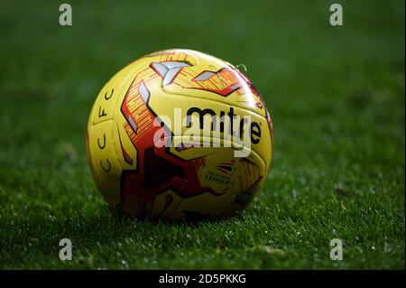 Ein offizieller Mitre-Matchball Stockfoto