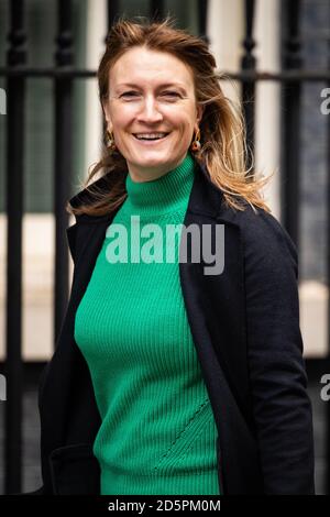 Die ehemalige ITV-Journalistin Allegra Stratton, das Gesicht von Downings neuen täglichen Pressekonferenzen, kommt StreetÕs Downing Street, London, an. Stockfoto