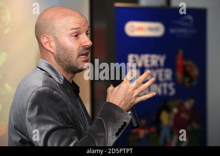 Ehemaliger Fußballspieler und TV-Experte Danny Mills während der EFL Jeder Spieler Zählt Start Stockfoto