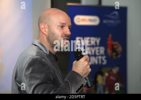 Ehemaliger Fußballspieler und TV-Experte Danny Mills während der EFL Jeder Spieler Zählt Start Stockfoto