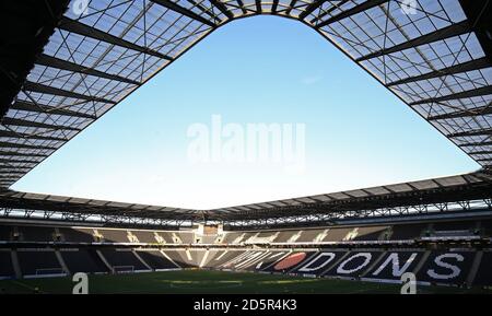 Ein allgemeiner Blick in Stadium MK vor dem Spiel zwischen MK Dons' und Charlton Athletic. Stockfoto