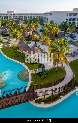 Blick über den Familienbereich des Hotels Paradisus Playa del Carmen südlich von Cancun auf Yucatan, Mexiko. Stockfoto