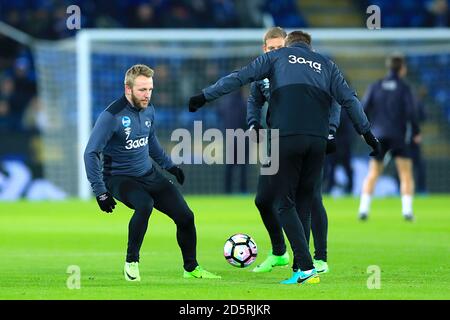 Derby County's Johnny Russell (links) Aufwärmen vor der Übereinstimmung Stockfoto