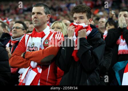 Southampton-Anhänger in den Tribünen reagieren Stockfoto