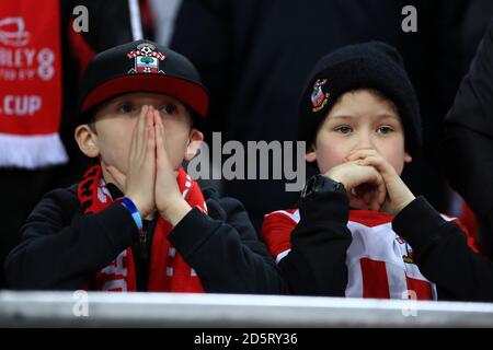 Southampton-Anhänger in den Tribünen reagieren Stockfoto