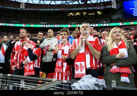 Southampton-Anhänger reagieren auf den Tribünen im Wembley-Stadion Stockfoto