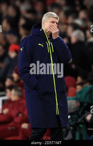 Arsenal-Manager Arsene Wenger reagiert auf die Touchline Stockfoto