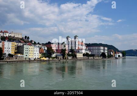 Deutschland, Stadtbild des alten Stadtteils am Inn in der Stadt Passau in Bayern nahe der Grenze zu Österreich, liegt am Zusammenfluss von t Stockfoto