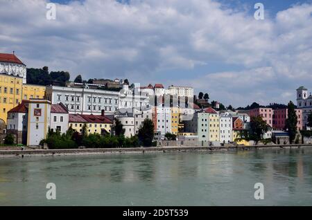 Deutschland, Stadtbild des alten Stadtteils am Inn in der Stadt Passau in Bayern nahe der Grenze zu Österreich, liegt am Zusammenfluss von t Stockfoto