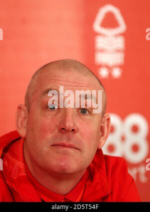 Der neue Nottingham Forest Manager Mark Warburton bei einer Pressekonferenz. Stockfoto