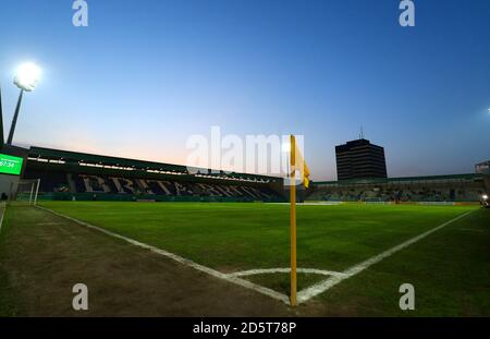 Gesamtansicht des Platzes in der BRITA-Arena vor der Übereinstimmung Stockfoto