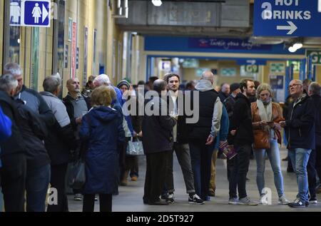 Allgemeine Ansicht der Fans im Madejski Stadion Stockfoto