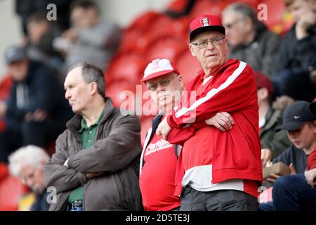 Rotherham vereinte Fans auf den Tribünen Stockfoto