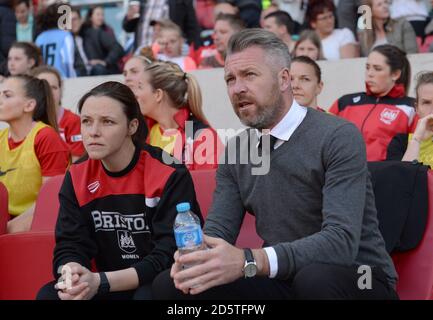 Bristol City Frauenmanagerin Willie Kirk Stockfoto