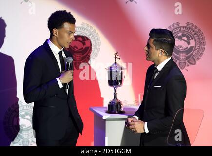 DELE Alli erhält den Young Player of the Year Award während der Professional Footballers' Association Awards 2017 im Grosvenor House Hotel, London Stockfoto