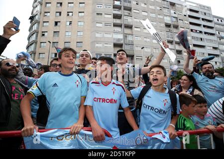 Celta Vigo Fans vor dem Estadio Municipal de Balaidos vor Das Spiel Stockfoto