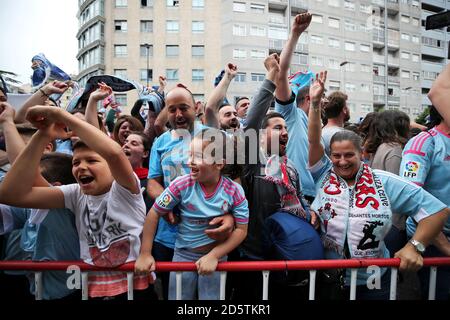 Celta Vigo Fans vor dem Estadio Municipal de Balaidos vor Das Spiel Stockfoto